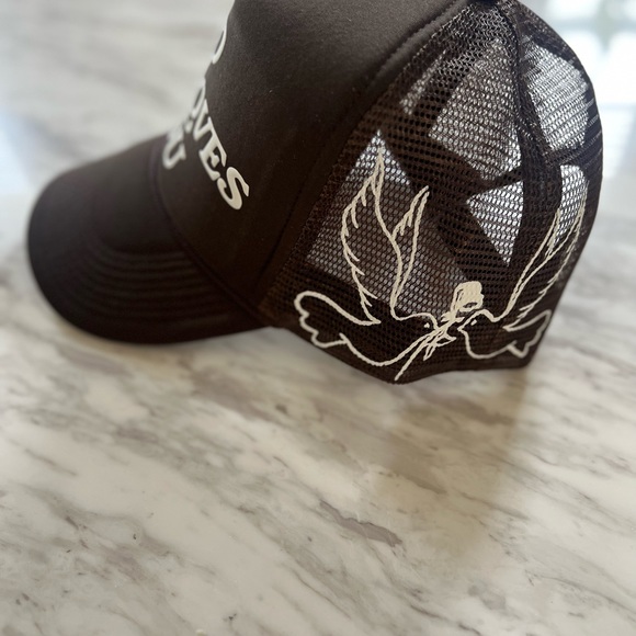 “GOD LOVES YOU” Trucker hats - Picture 17 of 17